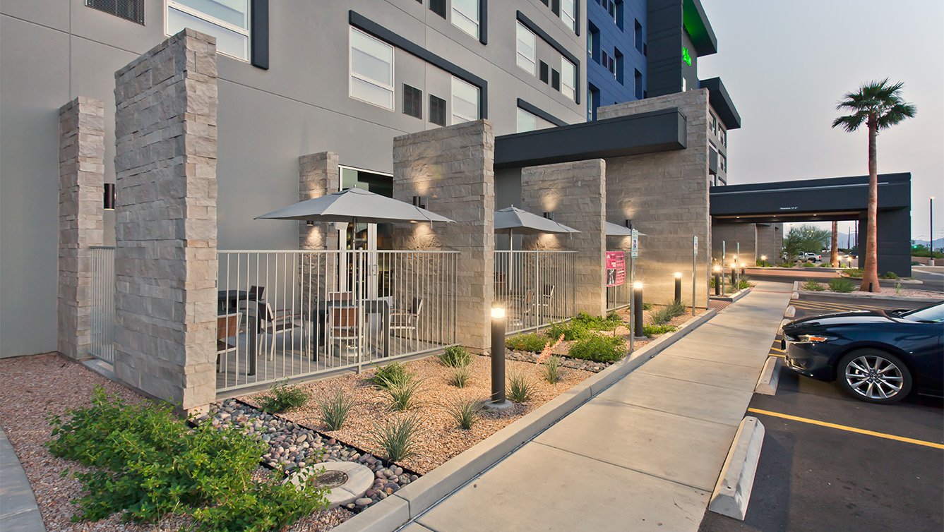 Holiday Inn Private Patios in Glendale, AZ - Hotel Architect