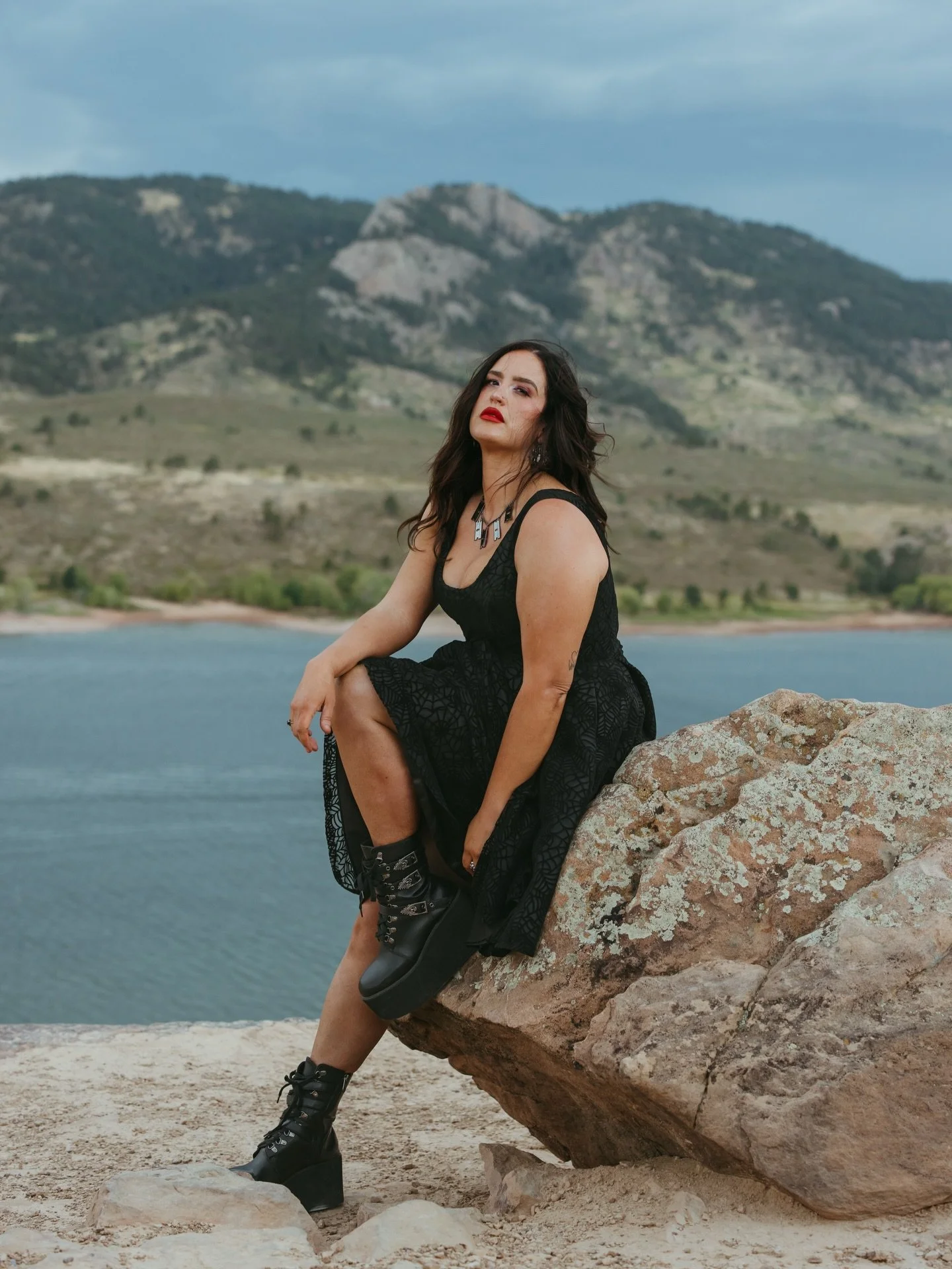 It&rsquo;s your last day to shop our Holiday Sale! ❄️

Enjoy 25% off everything, including already marked down items - when you use code &ldquo;DARKDEALS&rdquo; at checkout. 

Thank you for shipping small this season! 🖤

#altfashioninspo #elderemo #