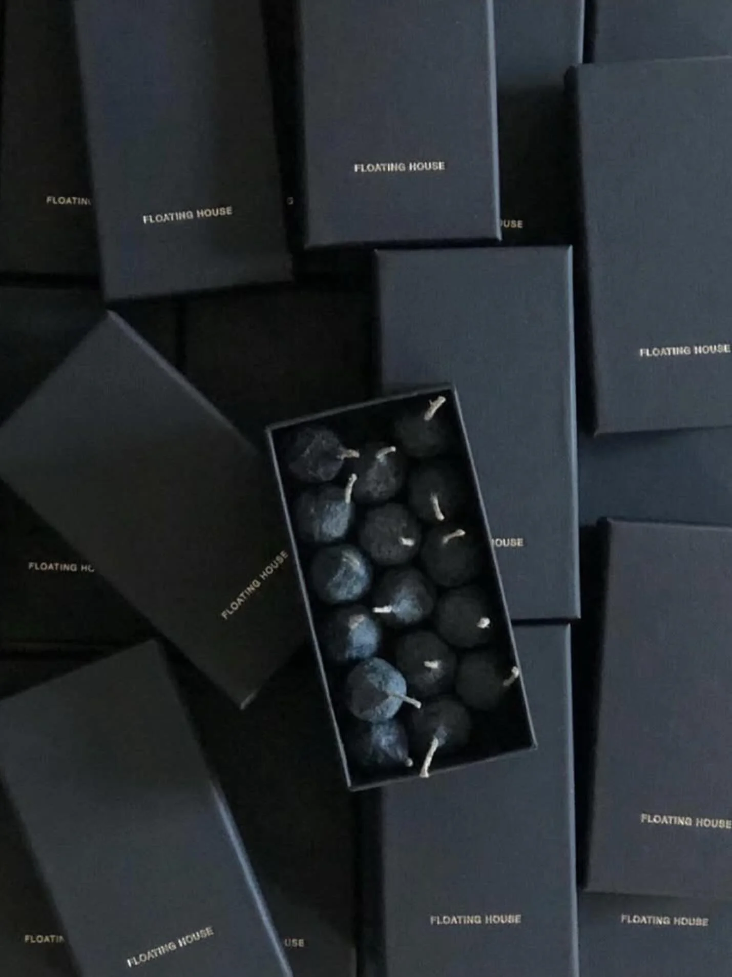 Les bo&icirc;tes de savons CONSUELO &agrave; l&rsquo;huile d&rsquo;olive et huiles essentielles de laurier. #savons #huiledolive #cadeaudenoel #decoration #salledebain #senteurs #collection #hotellerie #chic #autentique #faitmains