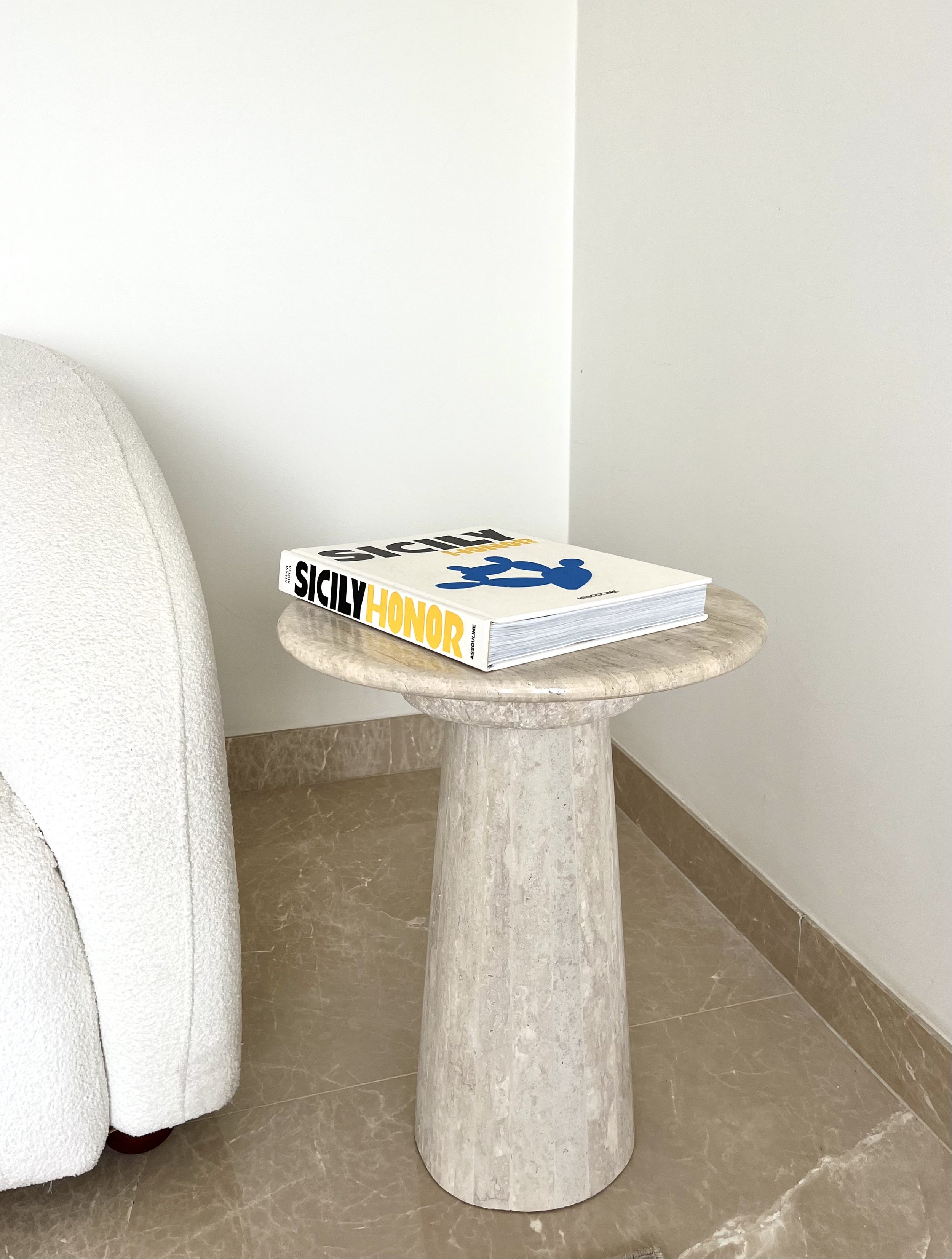 TABLE AVA EN TRAVERTIN