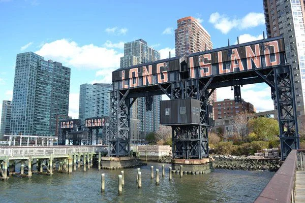 Long_Island_City's_high_rises.jpg