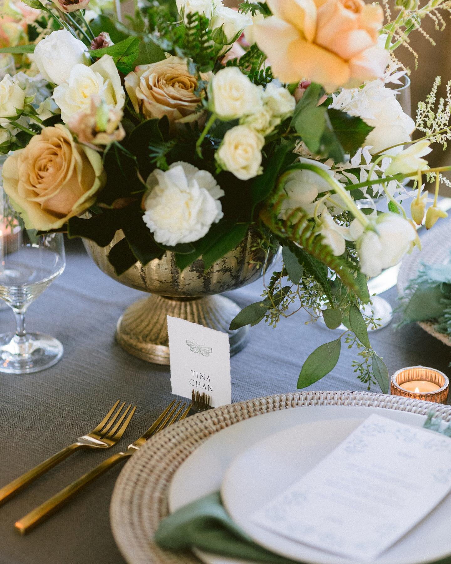 Low and Lush beauty. 
.
Planning and Design: @amandablair_bydesign 
Venue: @thebradfordnc 
Photographer: @jillianknightphotography 
Paper: @empaper.co 
Rentals: @ce_rental_raleigh 
#bradfordwedding #raleighbride #durhambride #raleighwedding #headtabl