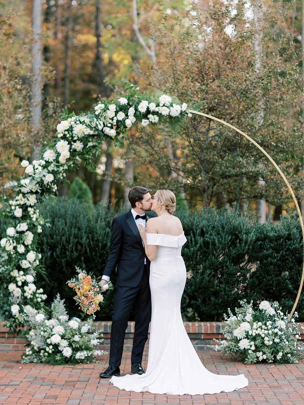 Such a stunning fall celebration. An amber-lit evening full of thoughtful details, it was so perfectly autumn 🍂 🥂✨

Venue @barnofchapelhill 
Photography @javarosephotography 
Floral Design @wildfloraflowers 
Planning @harmonyweddingsnc @kathryne.ha