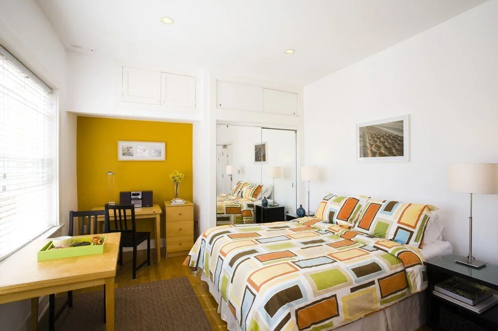 Modern, cool, and comfortable: This is how one relaxes in style. #venicebreeze #lavish #style #design #awardwinning #suites #Venice #socal #losangeles #vacation #resort