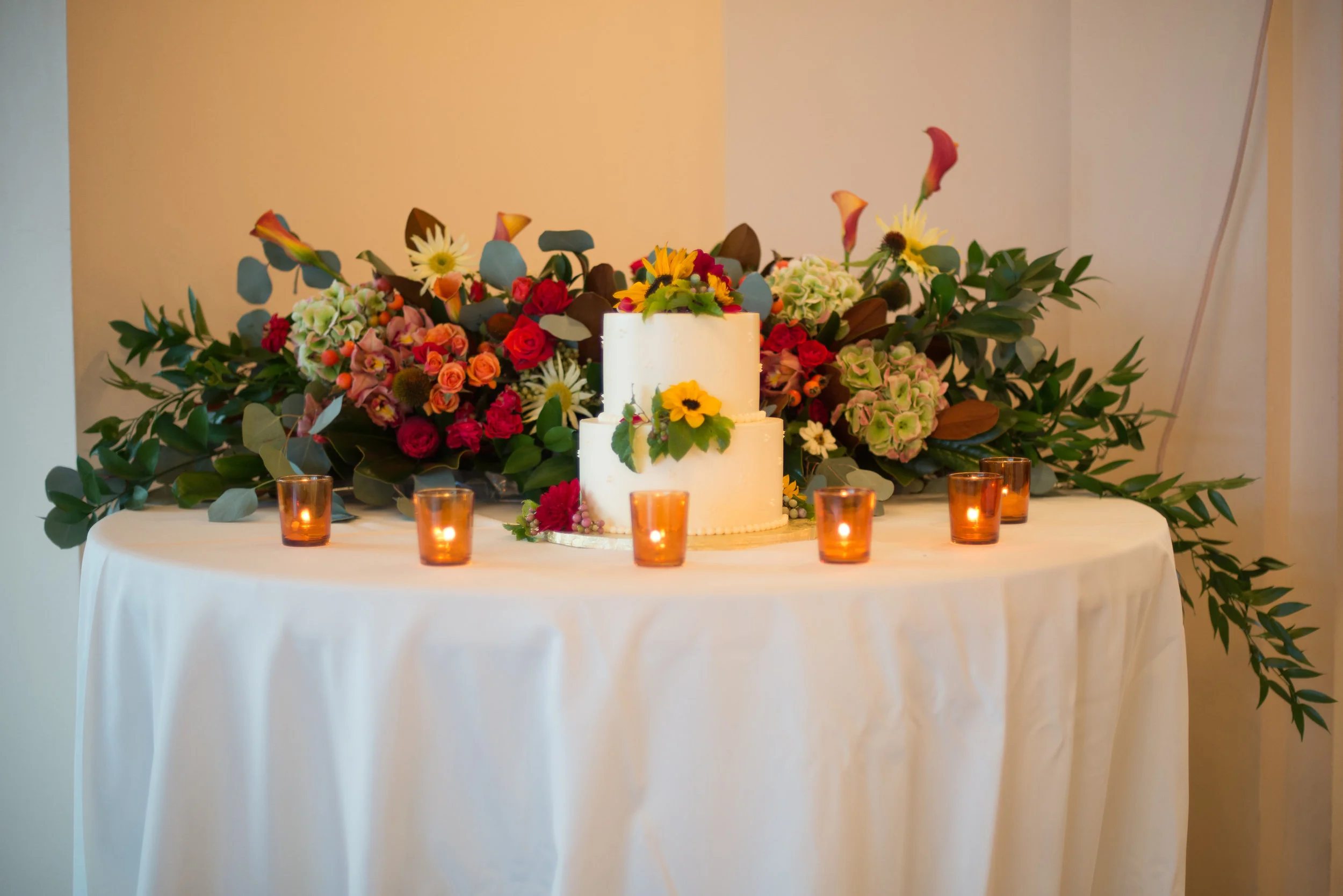 EmilyAndrew.AliceMaliaPhotography.Decor-28.jpg