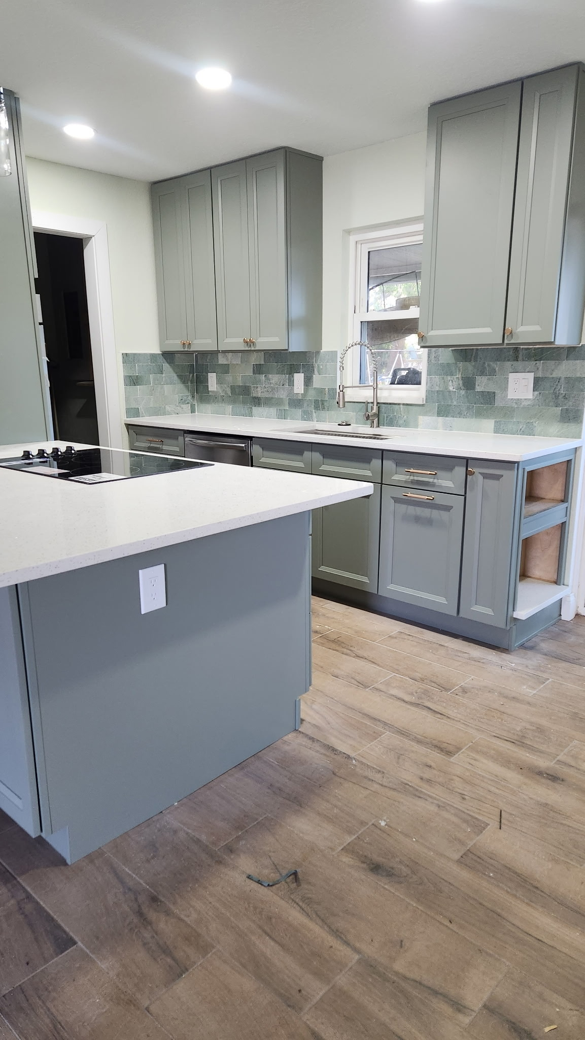 6833561409945726682 2.png