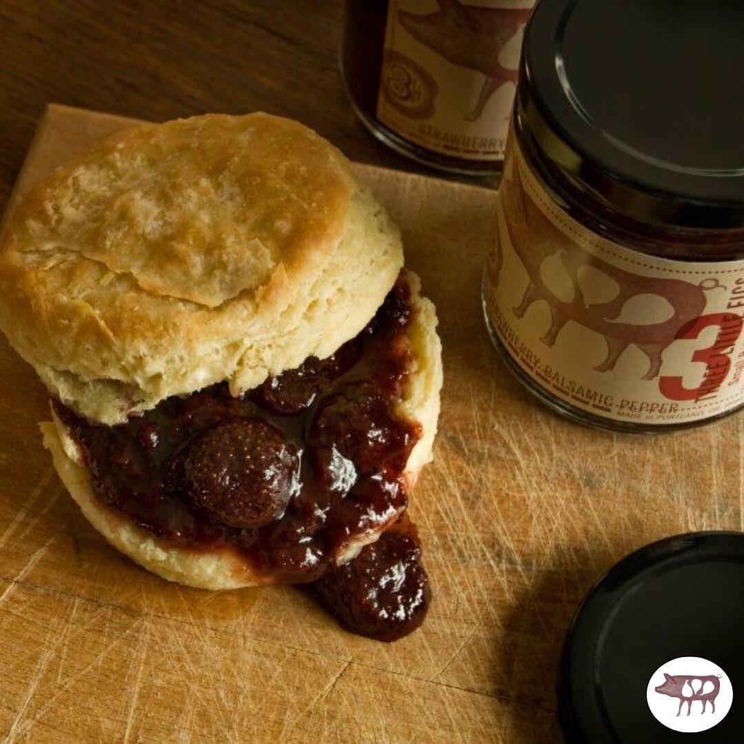 @threelittlefigsjam biscuits &amp; jam&mdash;need we say more?😋⁠
-⁠
-⁠
-⁠
#threelittlefigs #smallbatchgoodness #jammersgotjam #portlandbased #preserves #organic #handmade #farmtotable #natural #locallysourced #portlandor