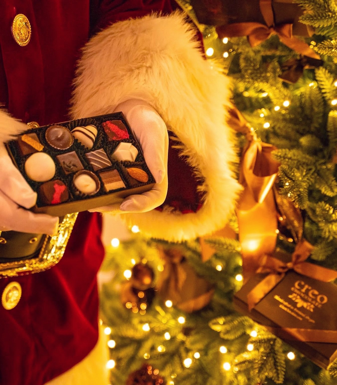 All of us at General Industry and @creochocolate hope you had a warm, festive and happy holiday!

-⁠
#ChocolateLovers #TravelSolo #HolidayPresents #StockingStuffer #ChocolateBars #WorldTravel #Chocolate #Berry #Coconut #Cacaonibs #Nuts #generalindust