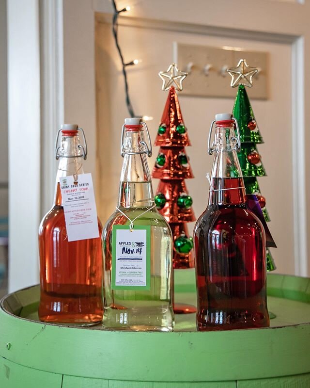 🎄 Only 8 Days Left Till Christmas 🎄 🍷 Make sure you are ready to cheers this Holiday Season with delicious Cider from @smalltalkwines #TipsyTuesday 🍇