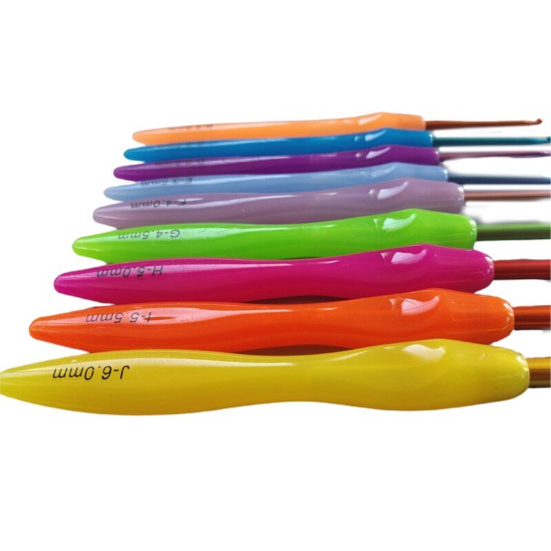 PLASTIC SMOOTH HANDLE SET – CROCHET HOOK SET —  - Yarns, Patterns  and Accessories