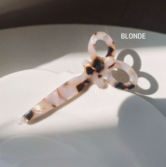 Scissor Hair Clips - Tortoise - Blonde Plate 2.JPG