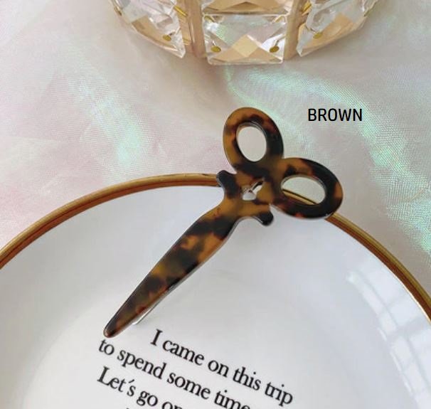 Scissor Hair Clips - Tortoise - Brown - Plate.JPG