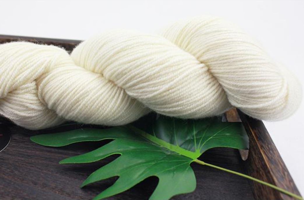 100% US Wool Worsted Weight Undyed Yarn