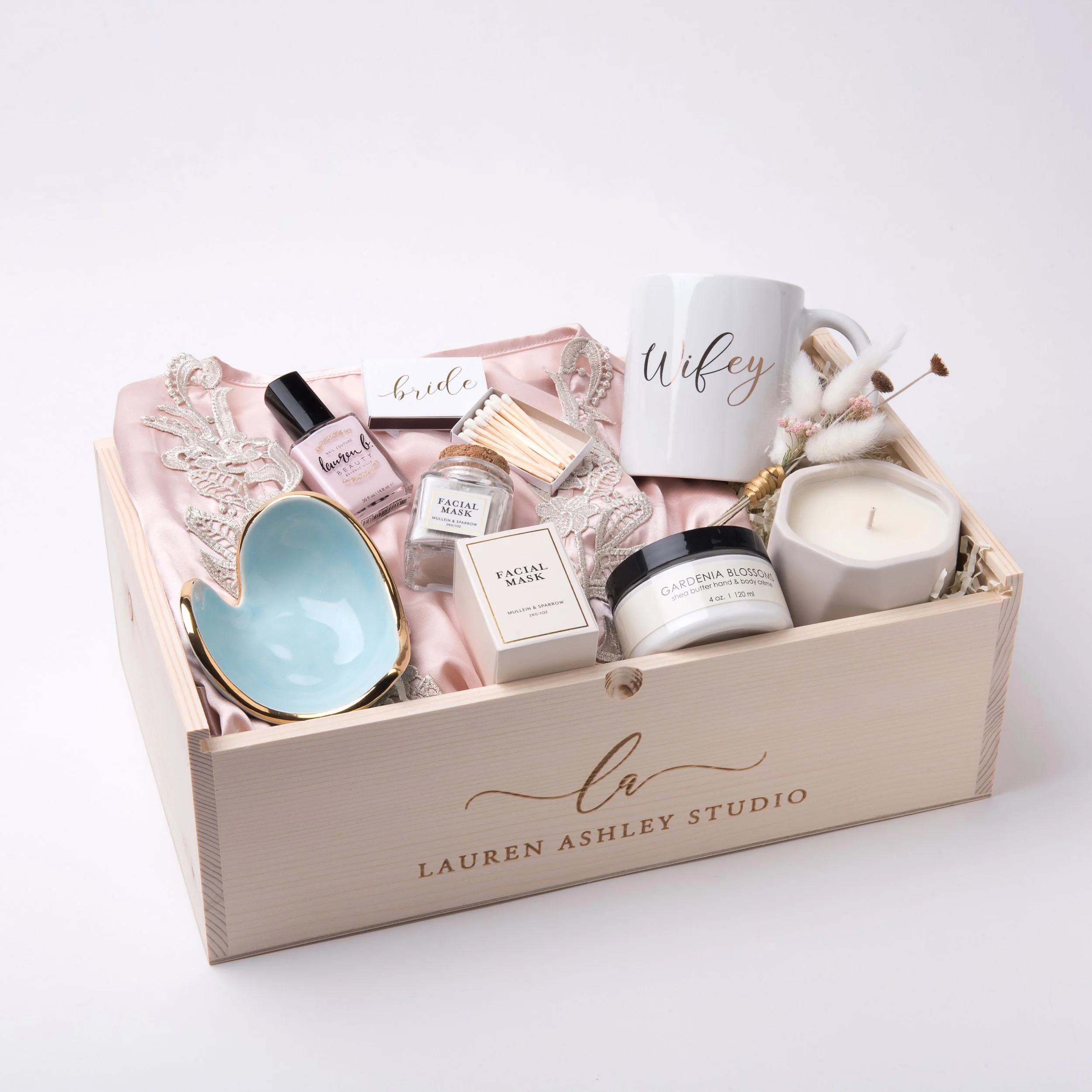Custom bride gift box in Miami featuring curated premium brands and elegant wedding essentials