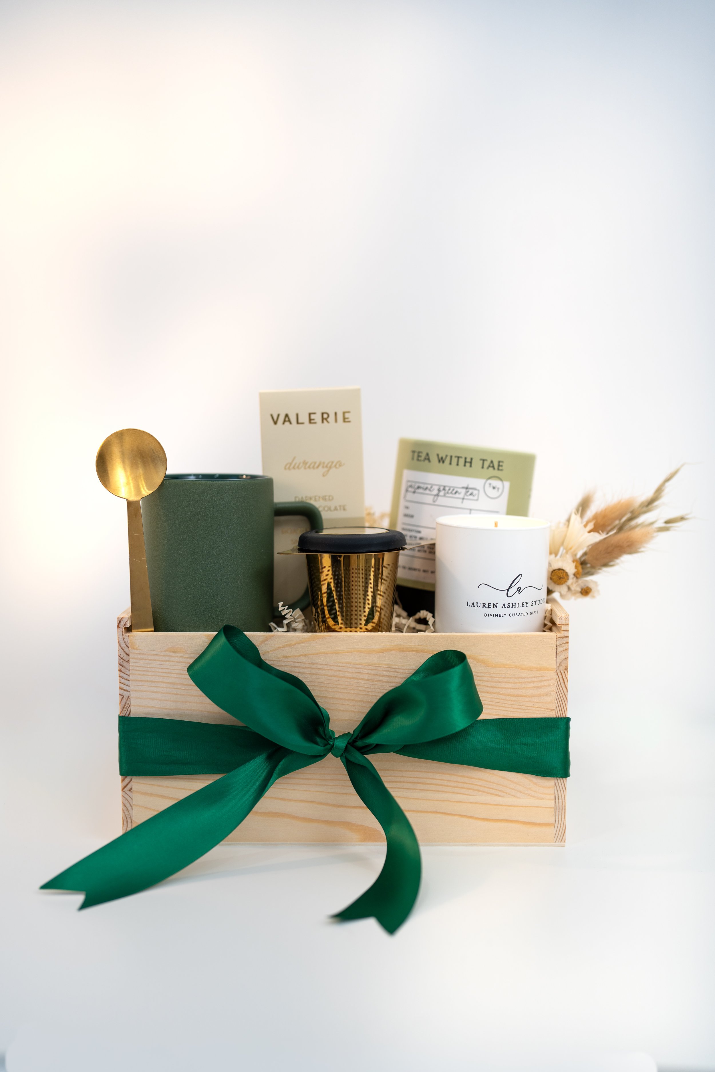 Luxury corporate holiday gift box in Miami by Lauren Ashley Studio
