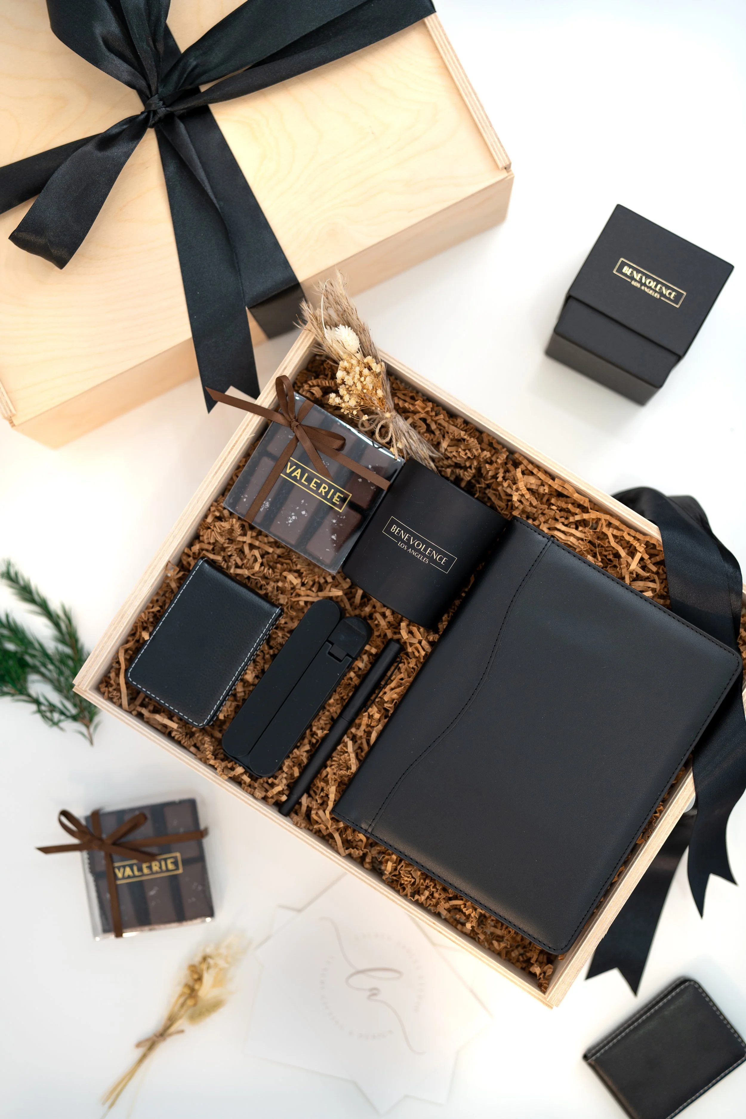 executive client gift box miami luxury corporate gifting