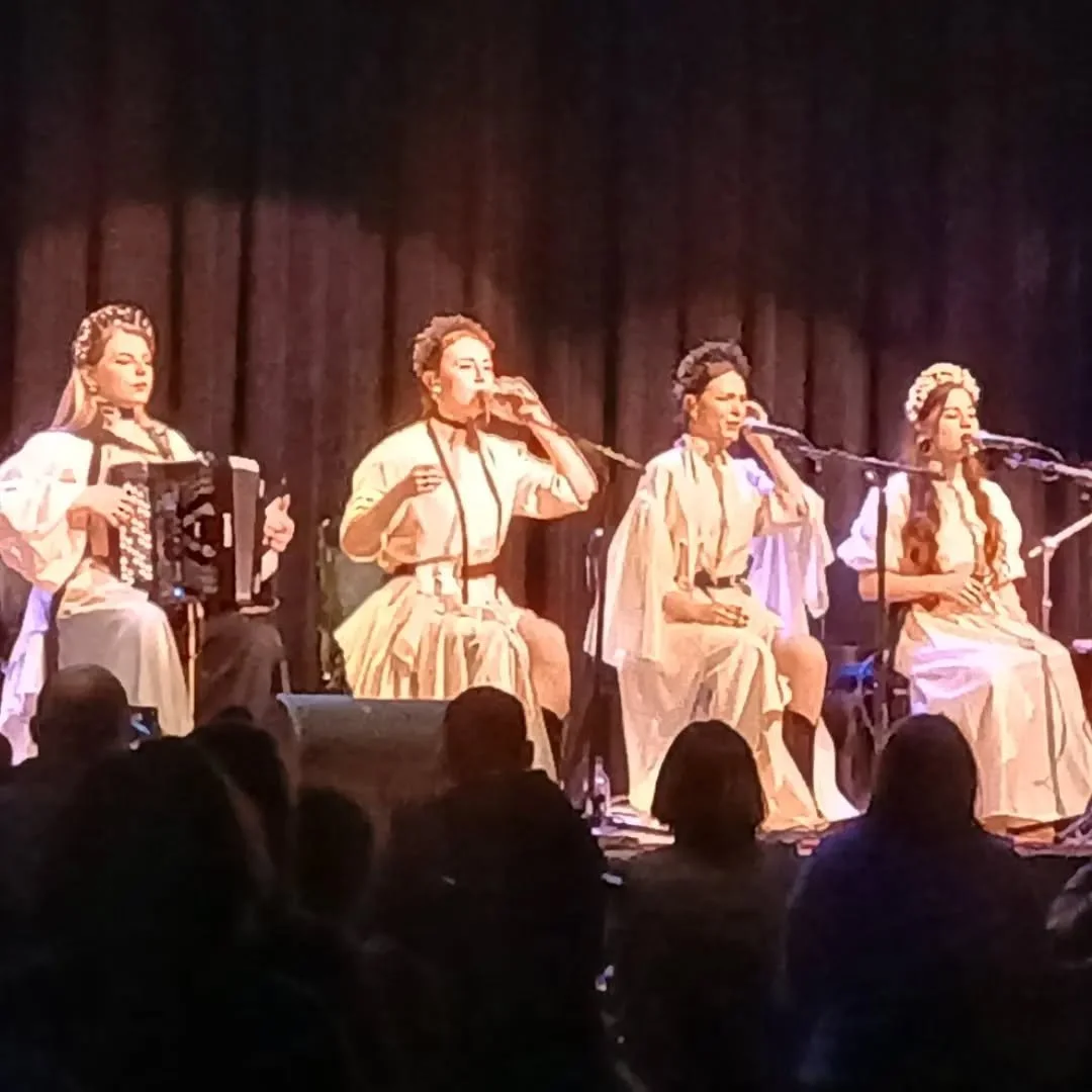 Incredible performance by @yagody_official at @thecedar , the spiral dancing was electric! 🪗🪗🪗 So much gratitude 🙏

#ukrainianmusic #spiraldance