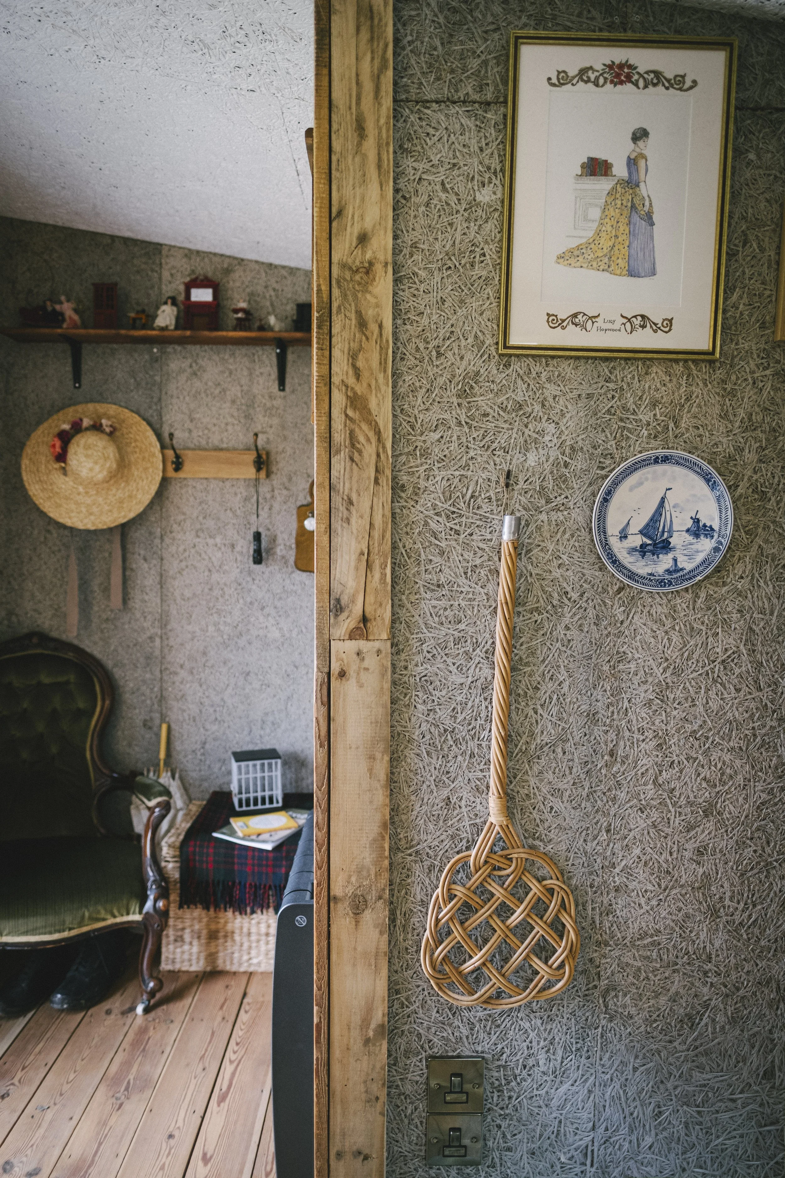 STARCROFT FARM CABINS