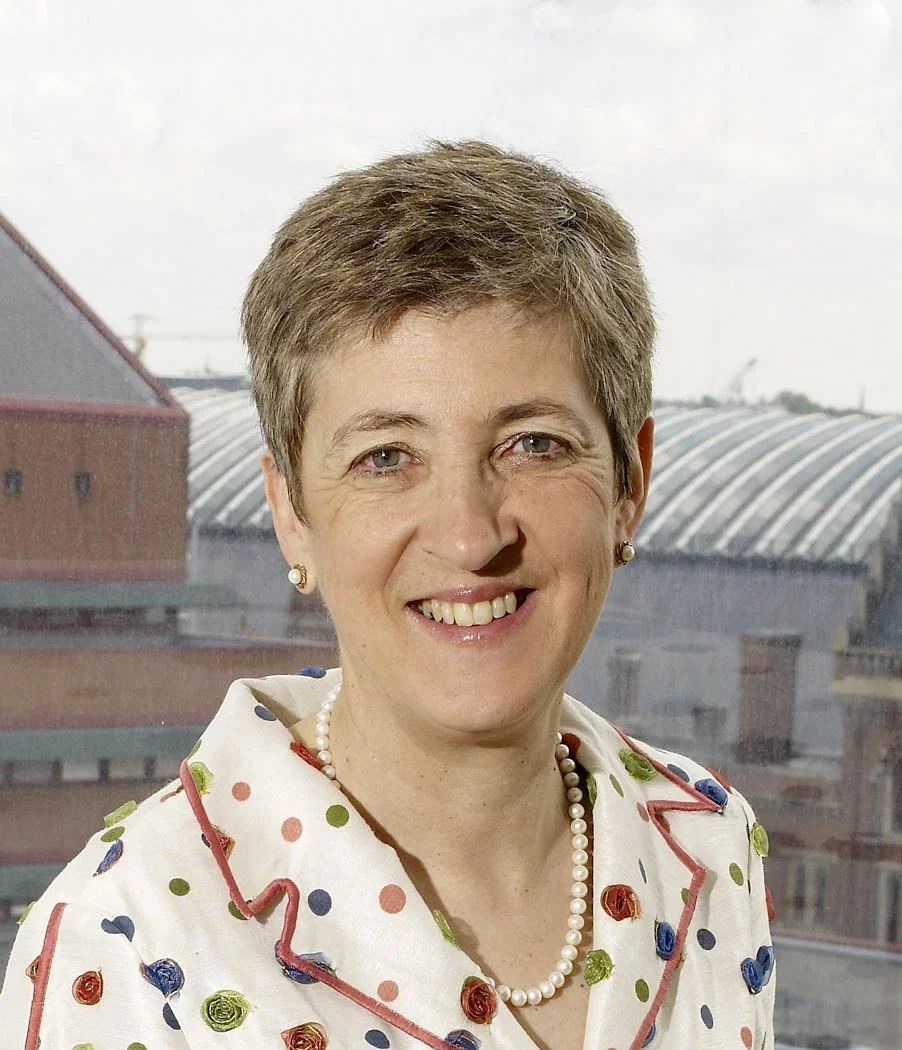 Lynne Brindley.jpg