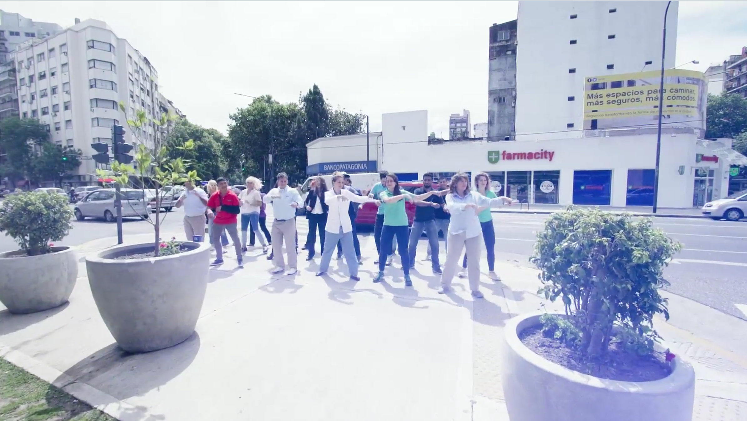 2018-05-03 14_51_33-Farmacity - Videoclip Despacito on Vimeo.png