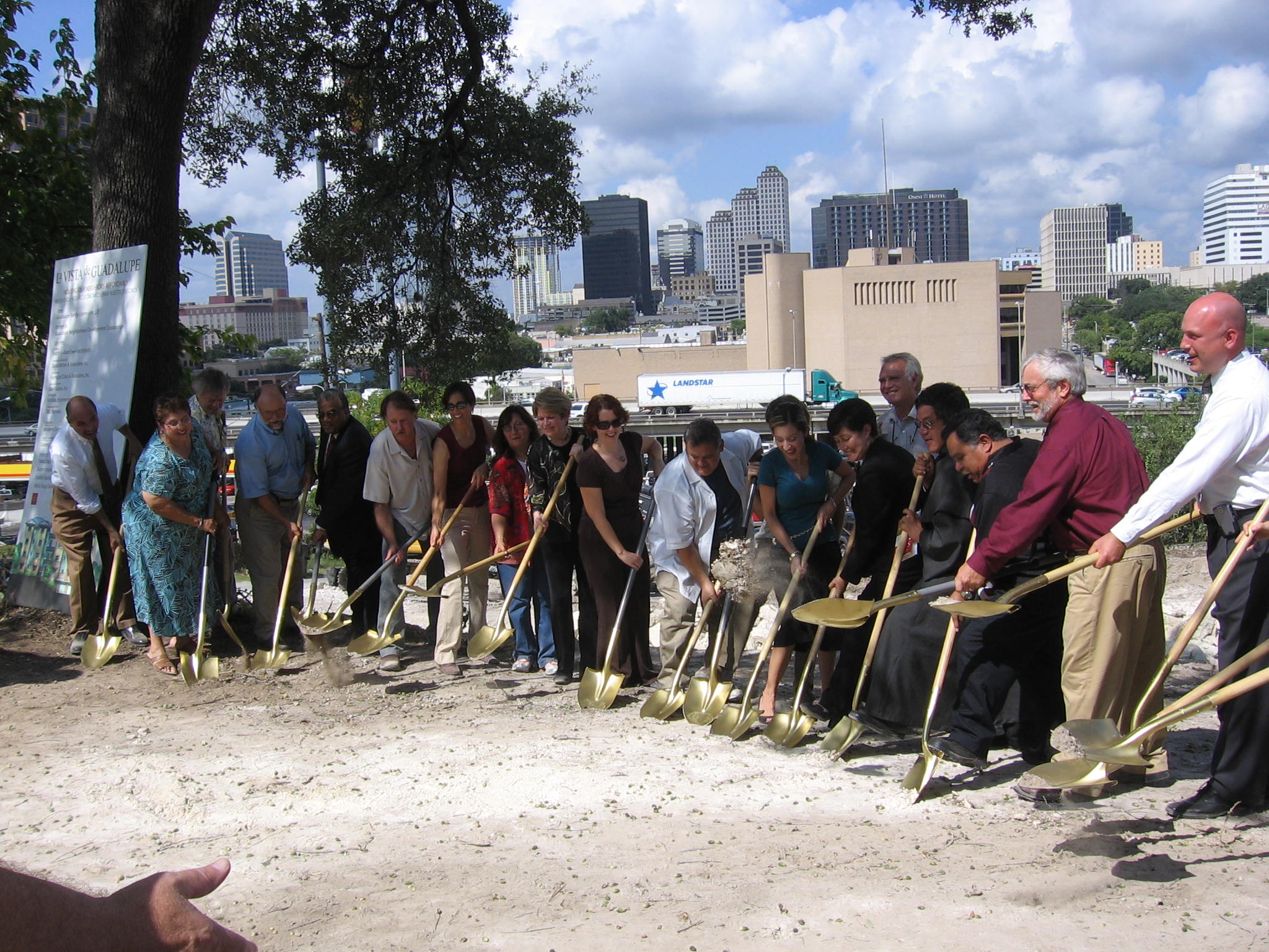 2007 groundbreaking of La Vista de Guadalupe Apartments