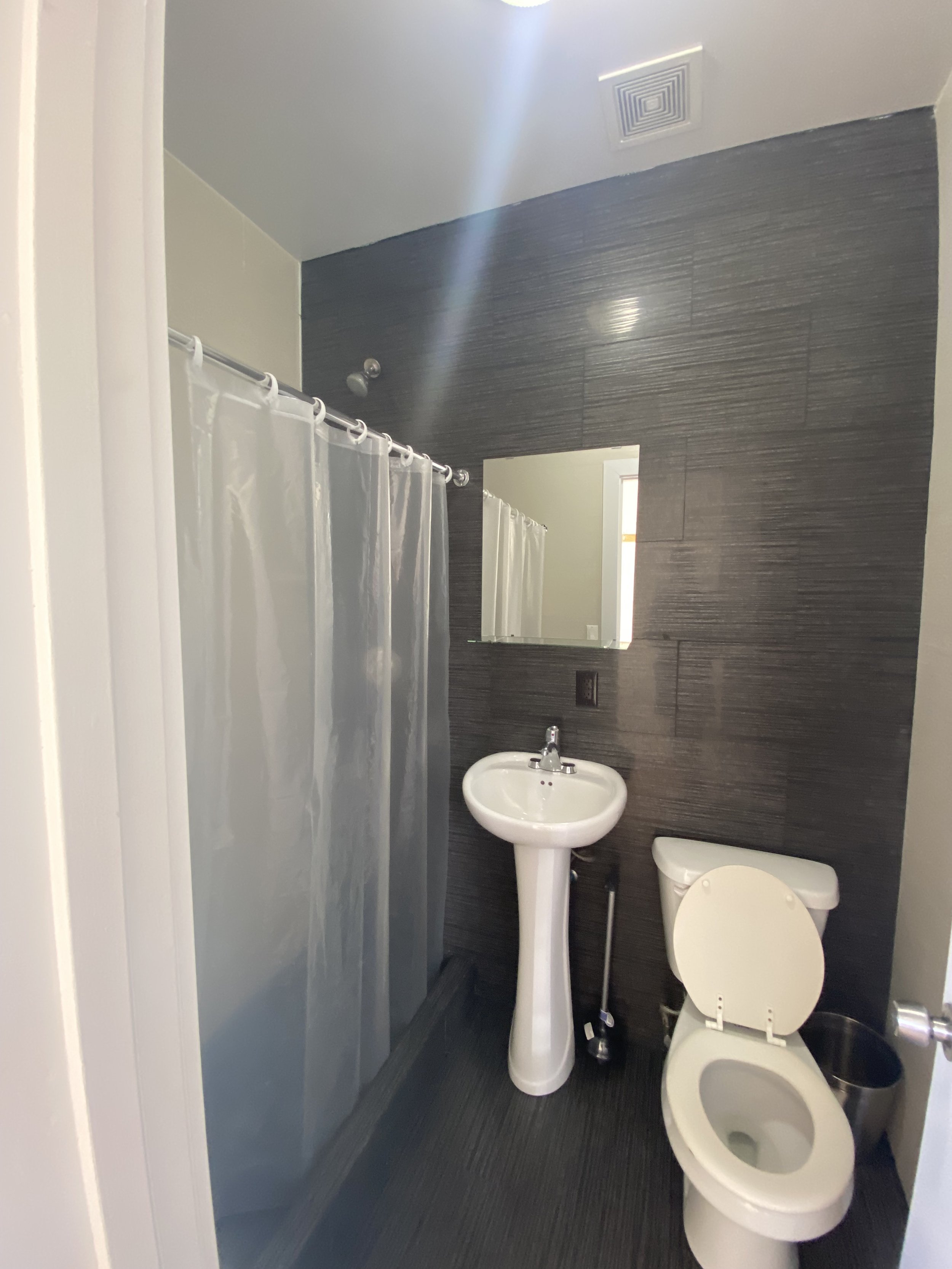 850W - Bathroom/Shower