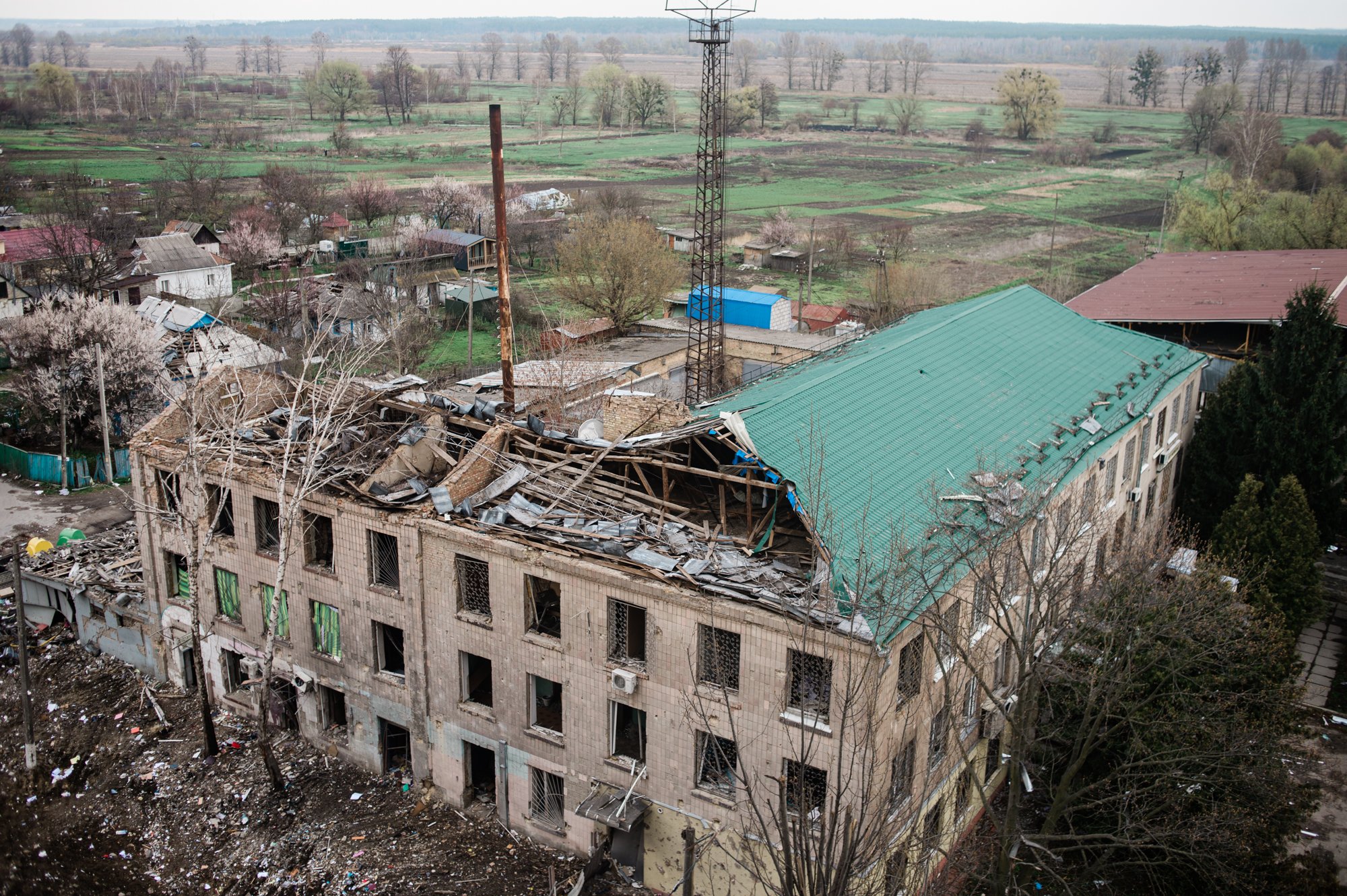  A building in the rural town of Borodyanka, 20 miles northwest of Kyiv, was heavily damaged by Russian artillery and missiles. 