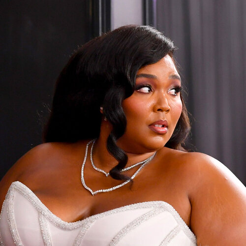 celebrities with hair extensions: Lizzo