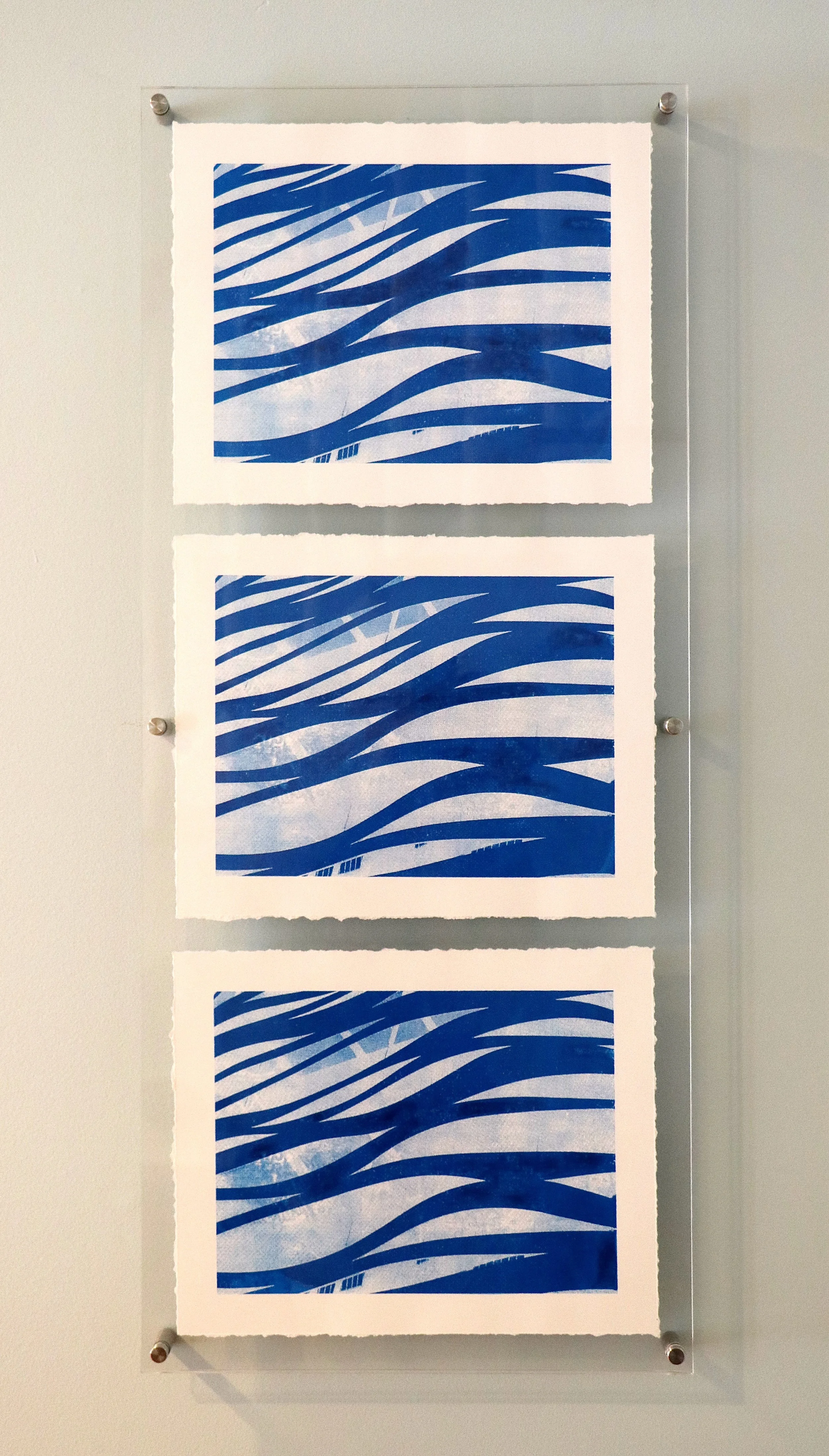 Waves, 2017 (silkscreen, watercolor paper, plexiglas)