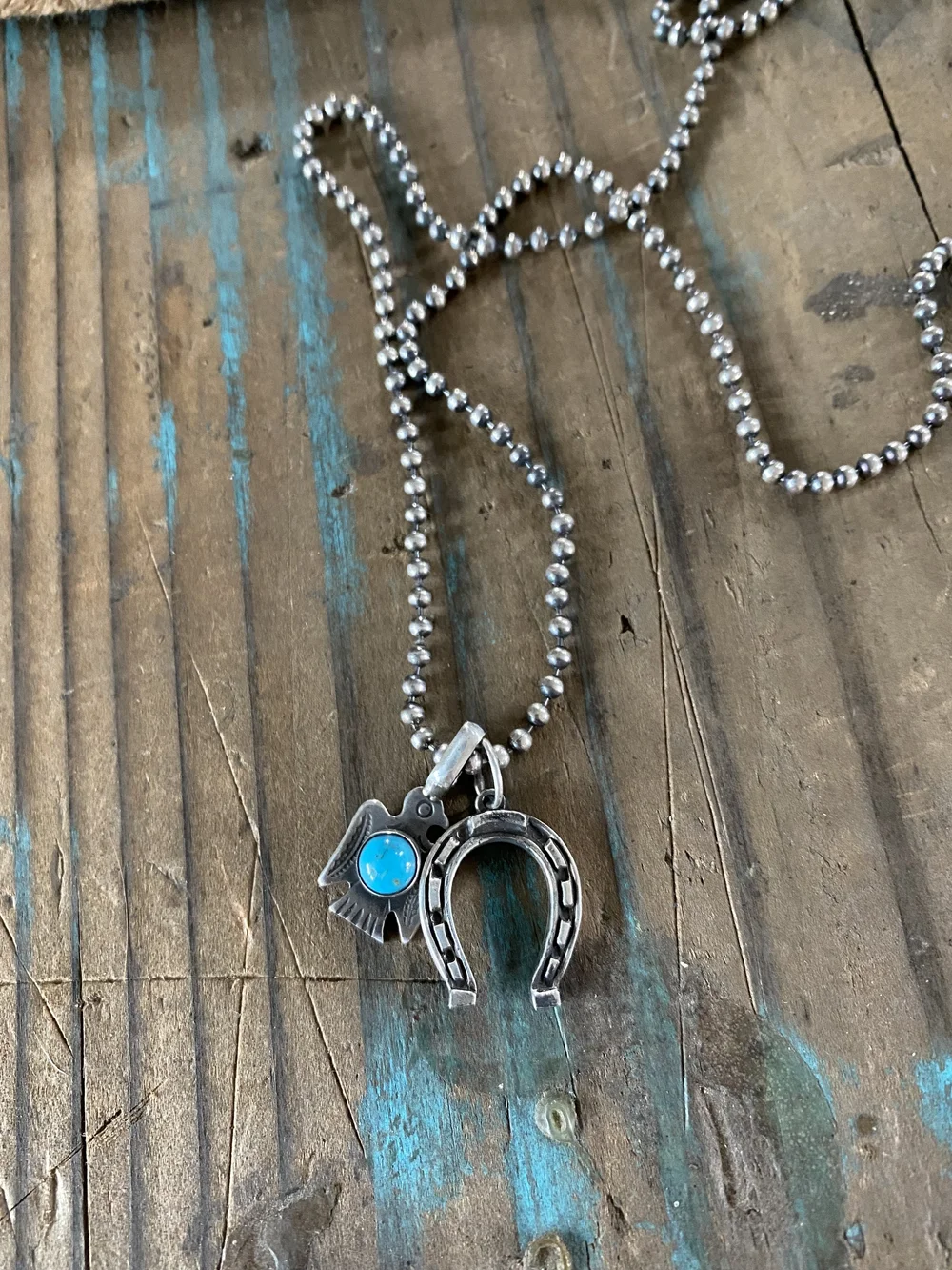 アクセサリー Lucky horseshoe Red Rabbit Trading co Lucky Horseshoe Pendant — Red Rabbit Trading Co.