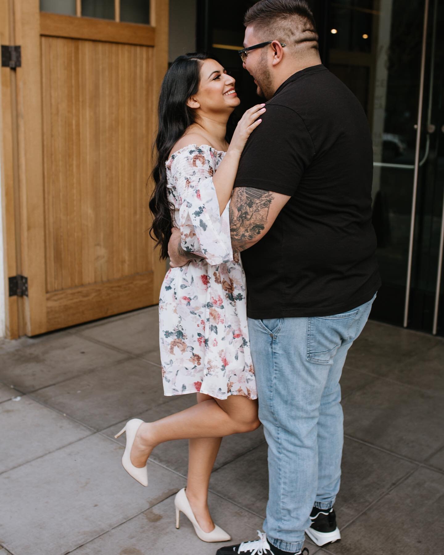 always so hard to narrow down photos to fit here! angie + jerry sweetness downtown for their engagement photos. check your inbox guys!! 😘