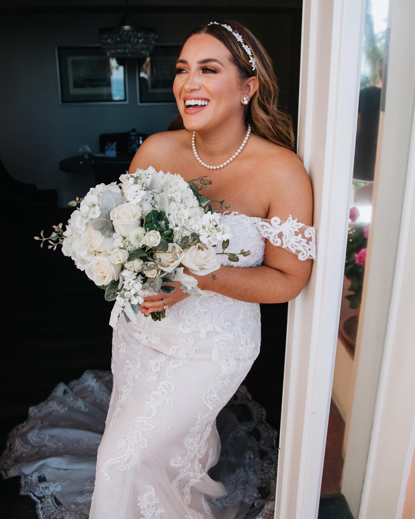 bride getting ready moments with my girl Mori ✨