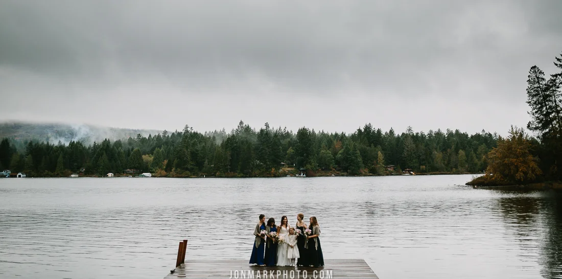 victoria bc vancouver island wedding photography merridale ciderworks cidery rainy fall wedding