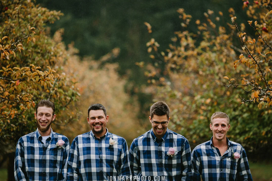 victoria bc vancouver island wedding photography merridale ciderworks cidery rainy fall wedding