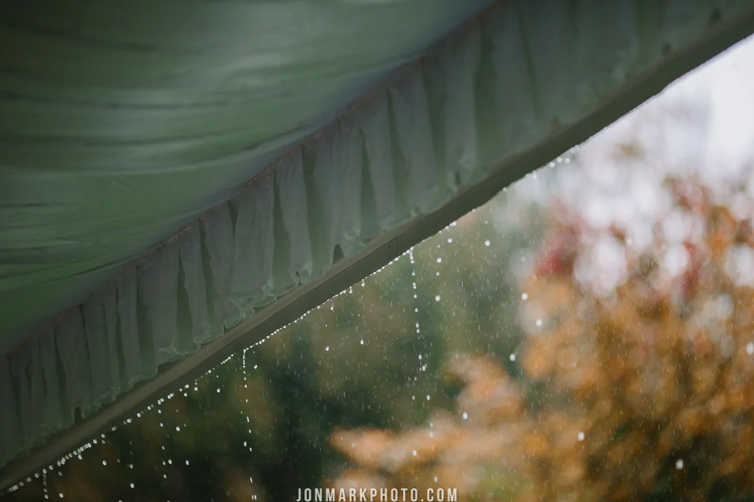victoria bc vancouver island wedding photography merridale ciderworks cidery rainy fall wedding