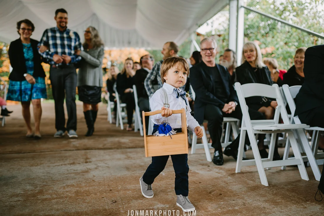 victoria bc vancouver island wedding photography merridale ciderworks cidery rainy fall wedding