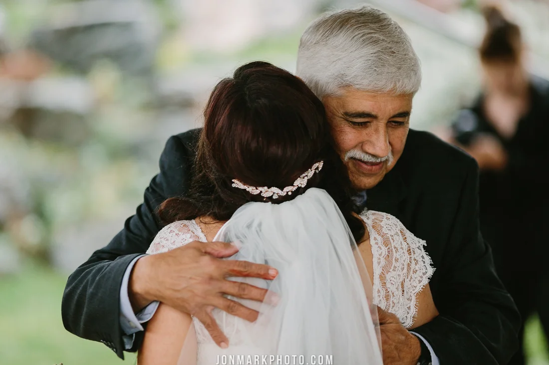 victoria bc vancouver island wedding photography merridale ciderworks cidery rainy fall wedding