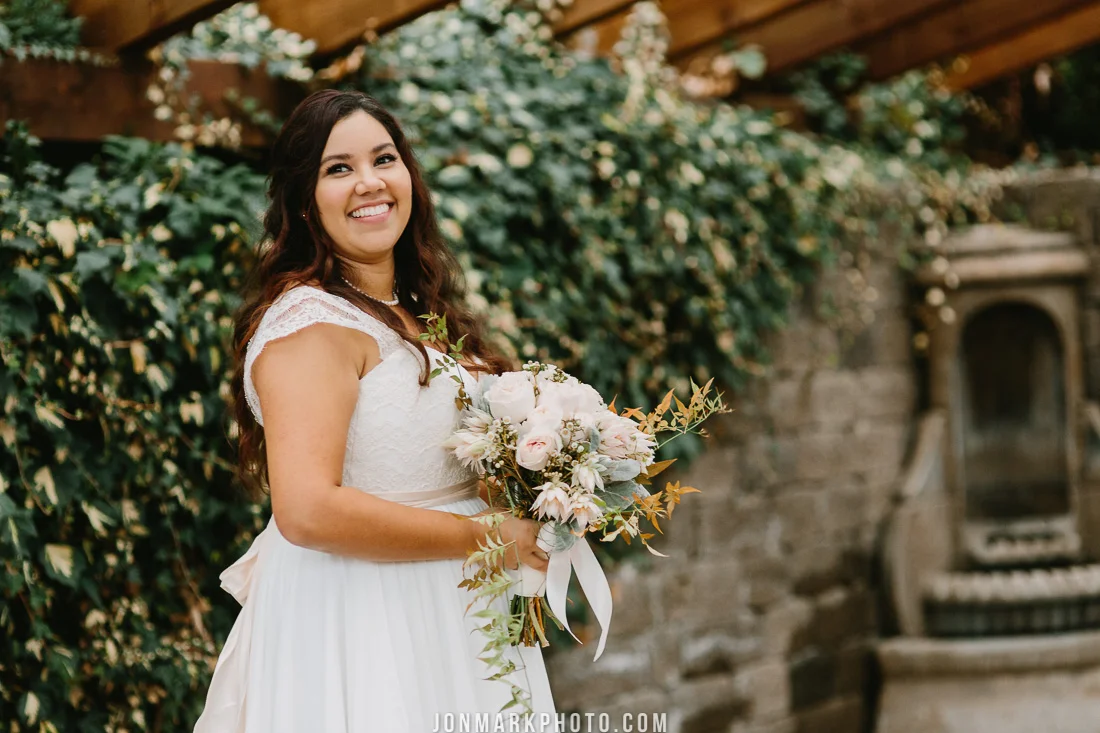 victoria bc vancouver island wedding photography merridale ciderworks cidery rainy fall wedding