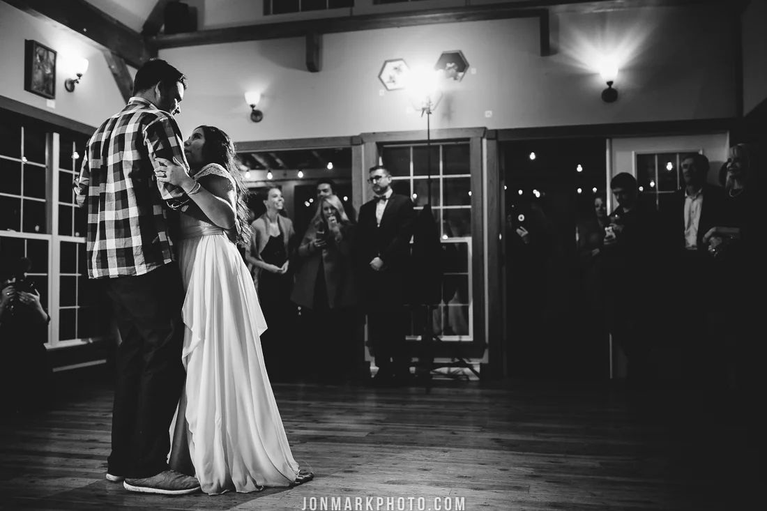 victoria bc vancouver island wedding photography merridale ciderworks cidery rainy fall wedding