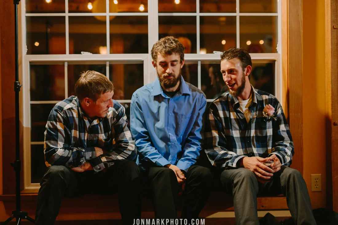 victoria bc vancouver island wedding photography merridale ciderworks cidery rainy fall wedding