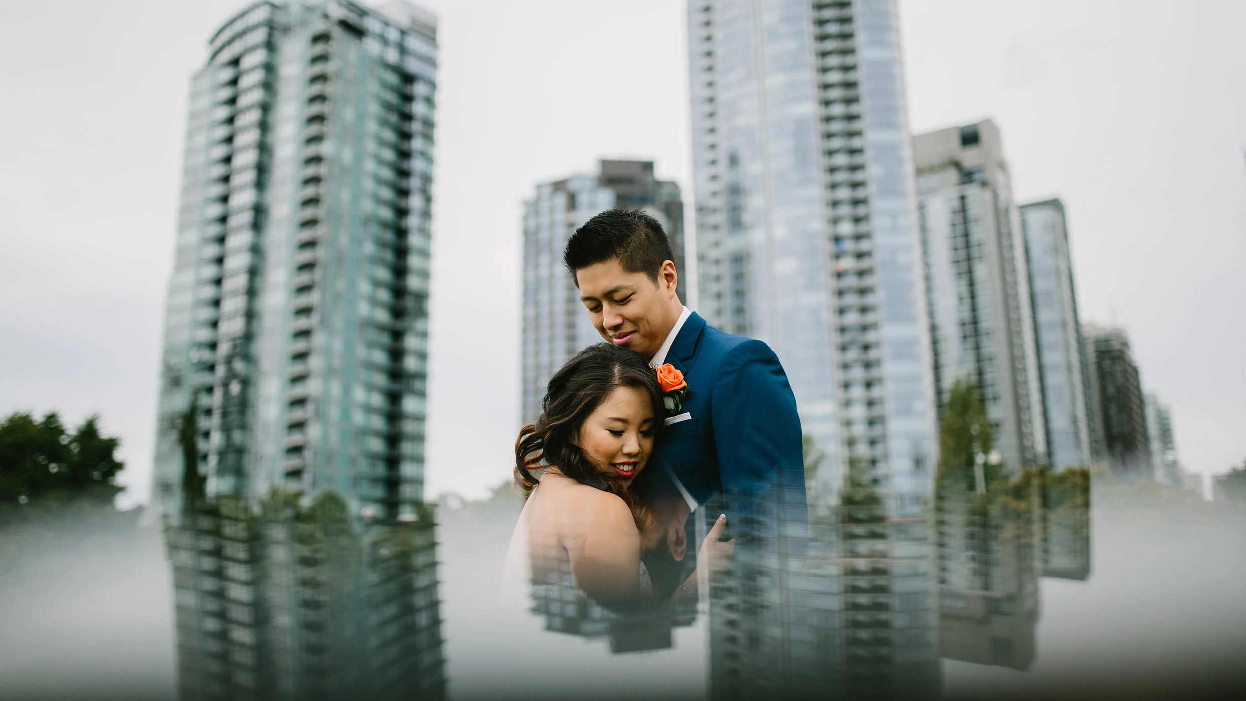 wedding photography Vancouver Canada couple skyline