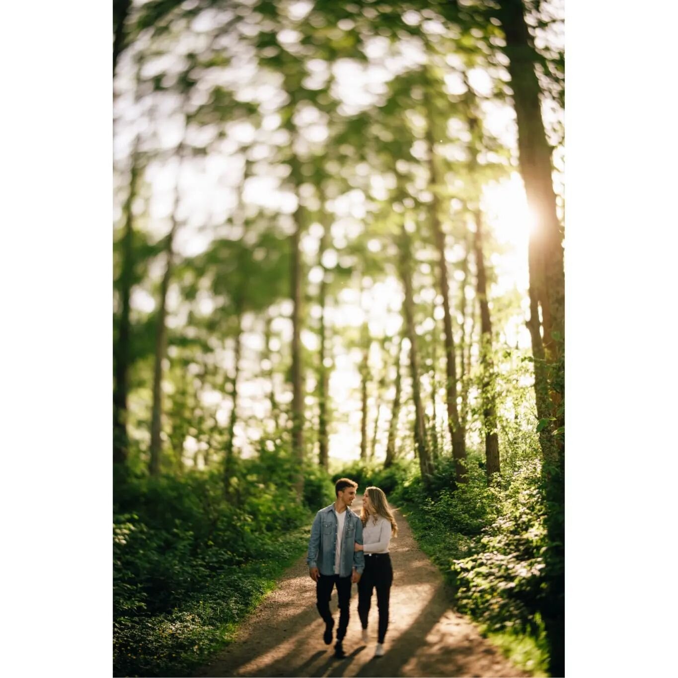 I'm thrilled to share that my image of Hayden and Kate won best engagement photo of 2022 at the Vancouver Island Wedding Awards, marking my 5th time winning this category. What can I say, I love engagement sessions!

This image was freelensed using m