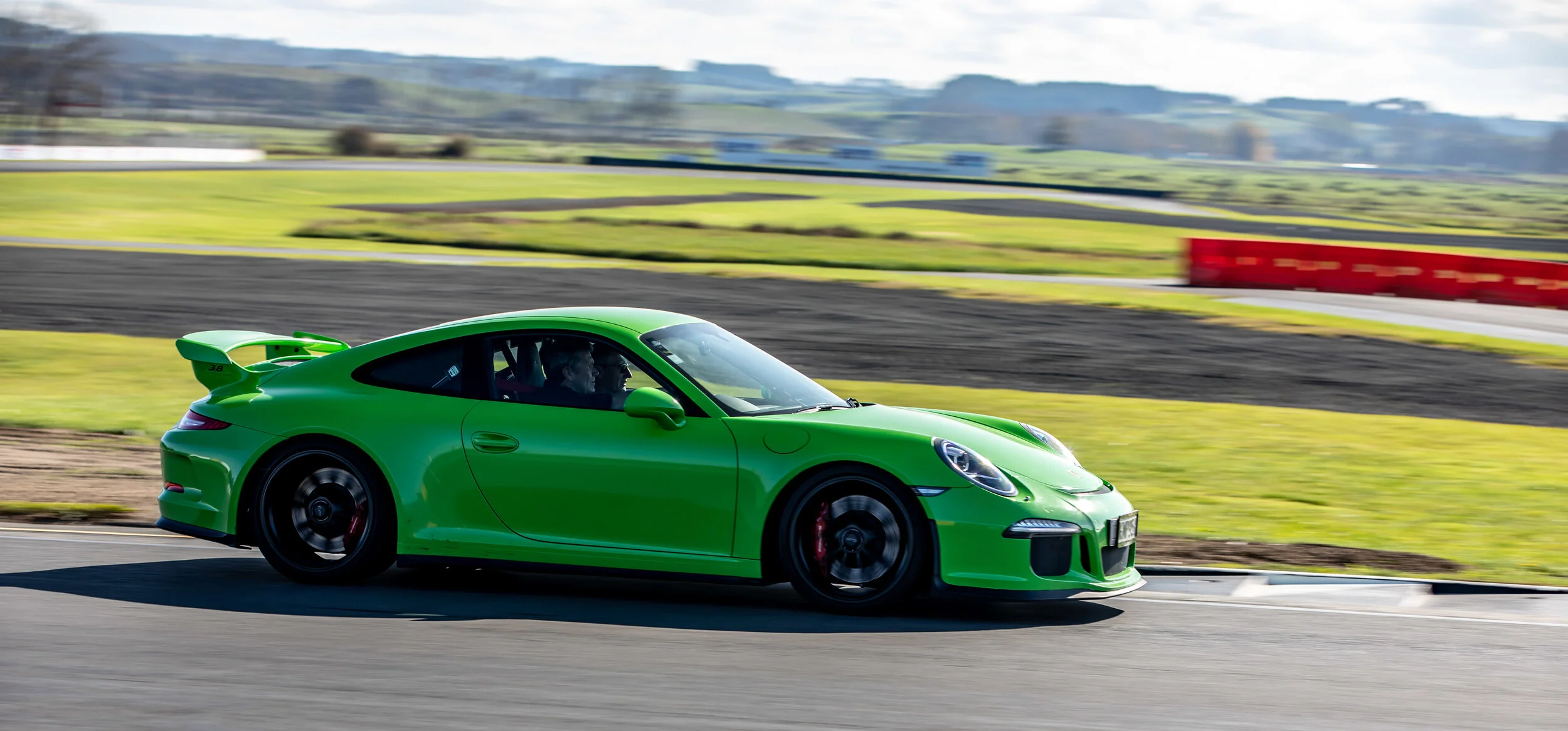 editedCC PORSCHE LR-7709.jpg