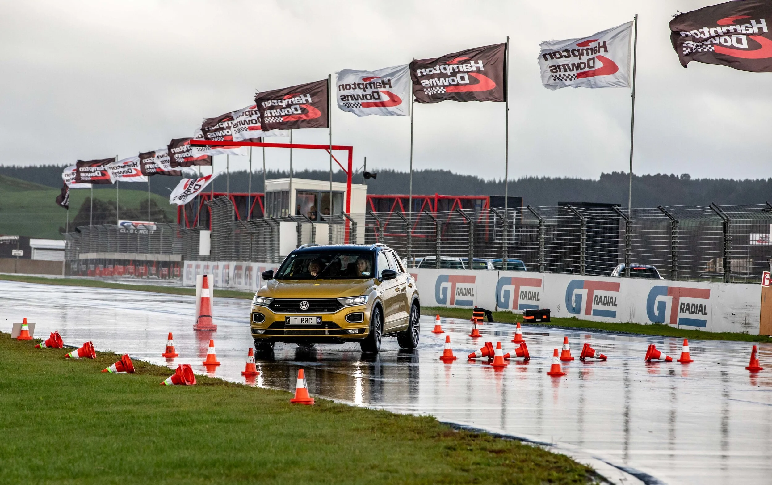 DOWNFORCE VW FIRST GEAR LR-9909.JPG