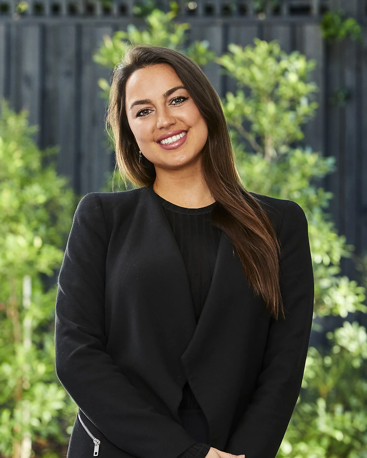 Sophie Hulse Assistant Development Manager Sophie is an enthusiastic individual with strong initiative. Sophie holds a Bachelor of Property Economics with a working background in property management, commercial sales and real estate advisory. At FDG, Sophie brings her energy and passion for the property development industry to assist her colleagues across all aspects of the development process.