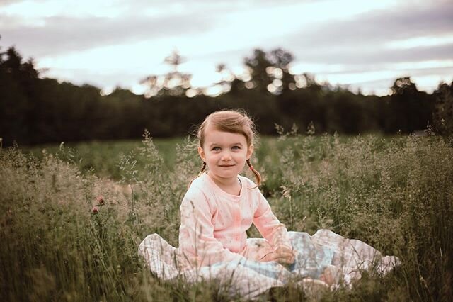 Hanging with this little girlie never disappoints 🥰
.
.
.
#barretthillfarm #laurensomerophotography #nhphotographer #maphotographer #nhkids #nhfamilyphotographer #familysession