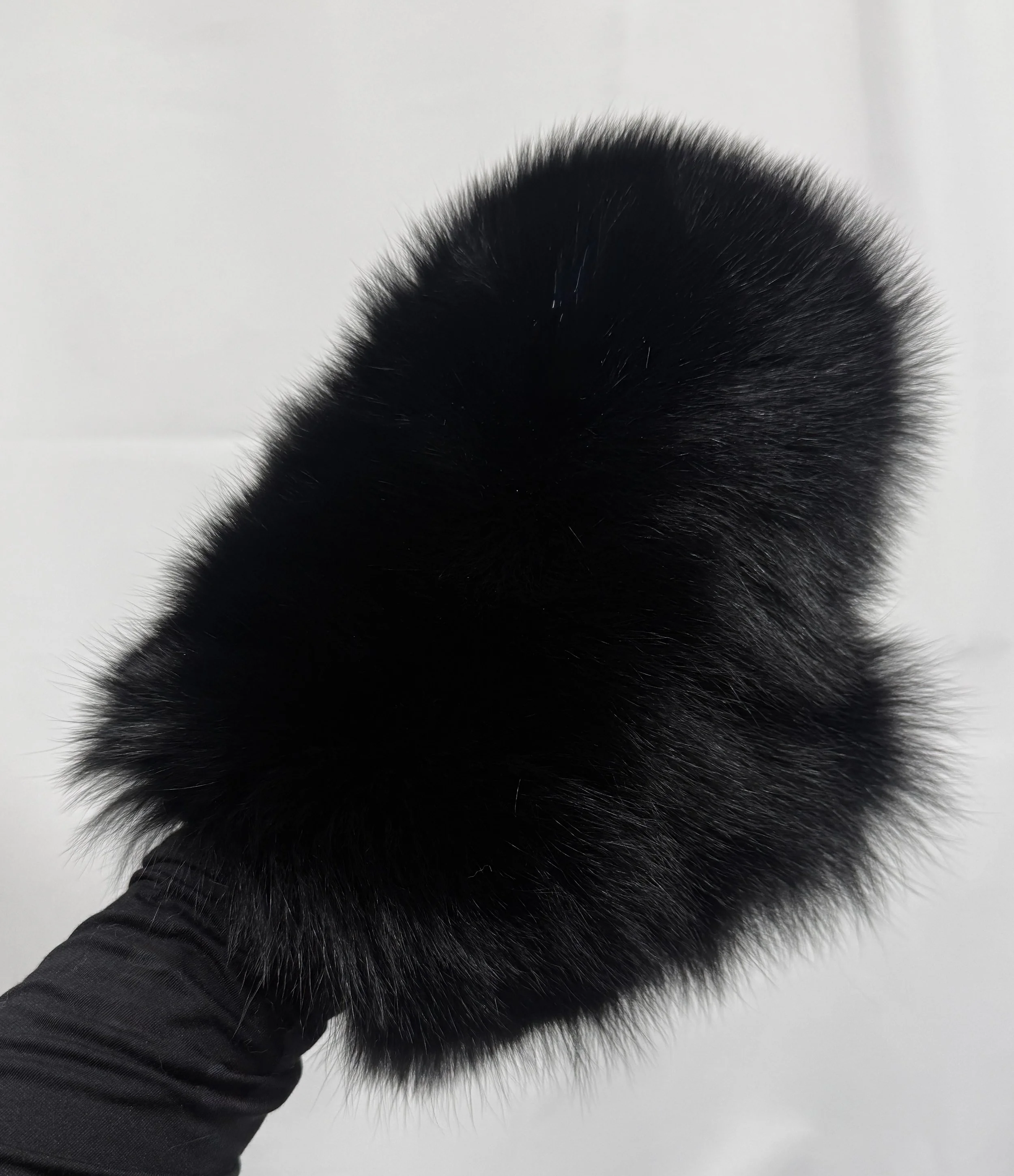 BLACK FOXXY MITTENS