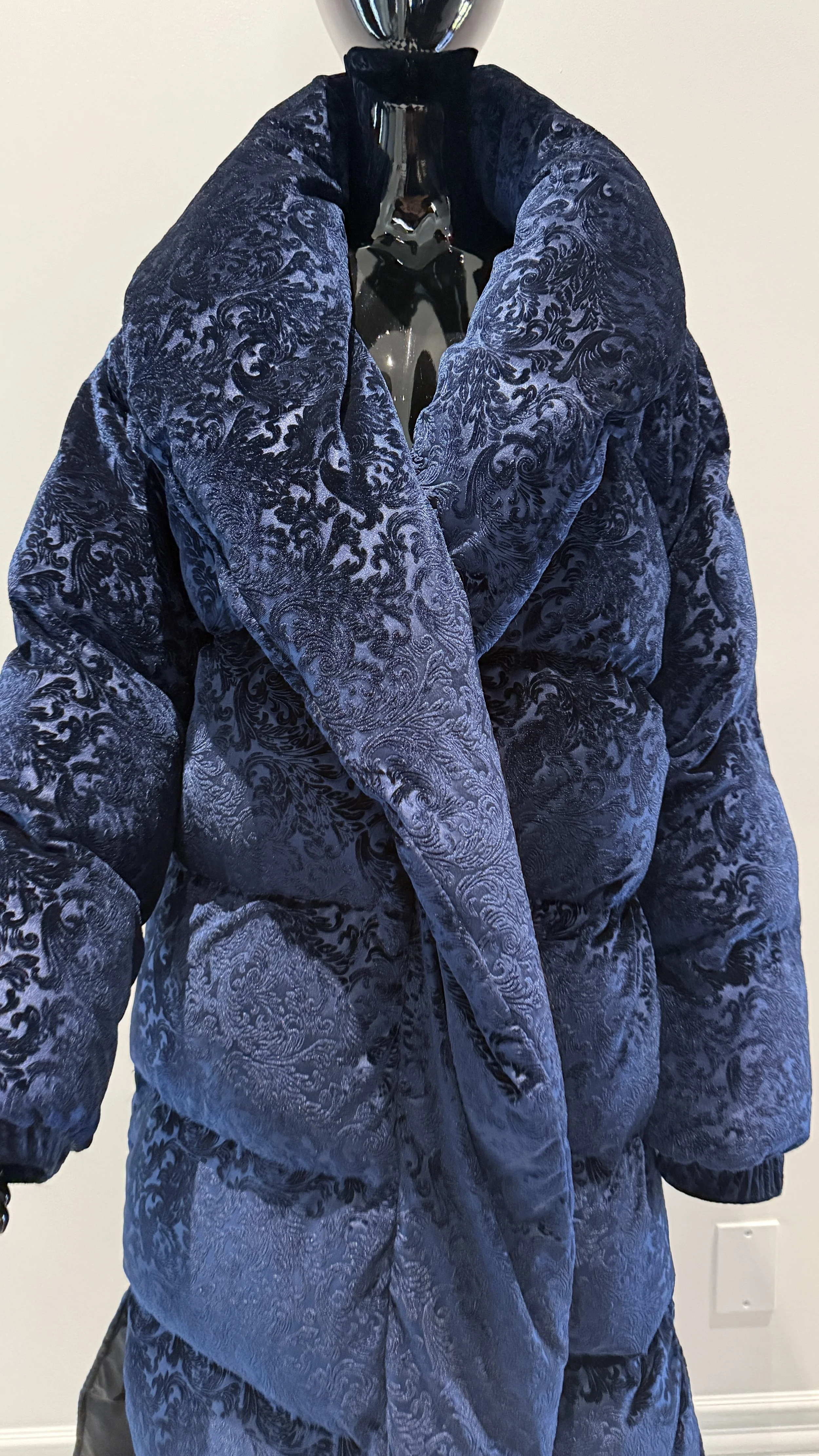 NAVY BROCADE VELVET SHAWL PUFFER LONG COAT (SIZE L)