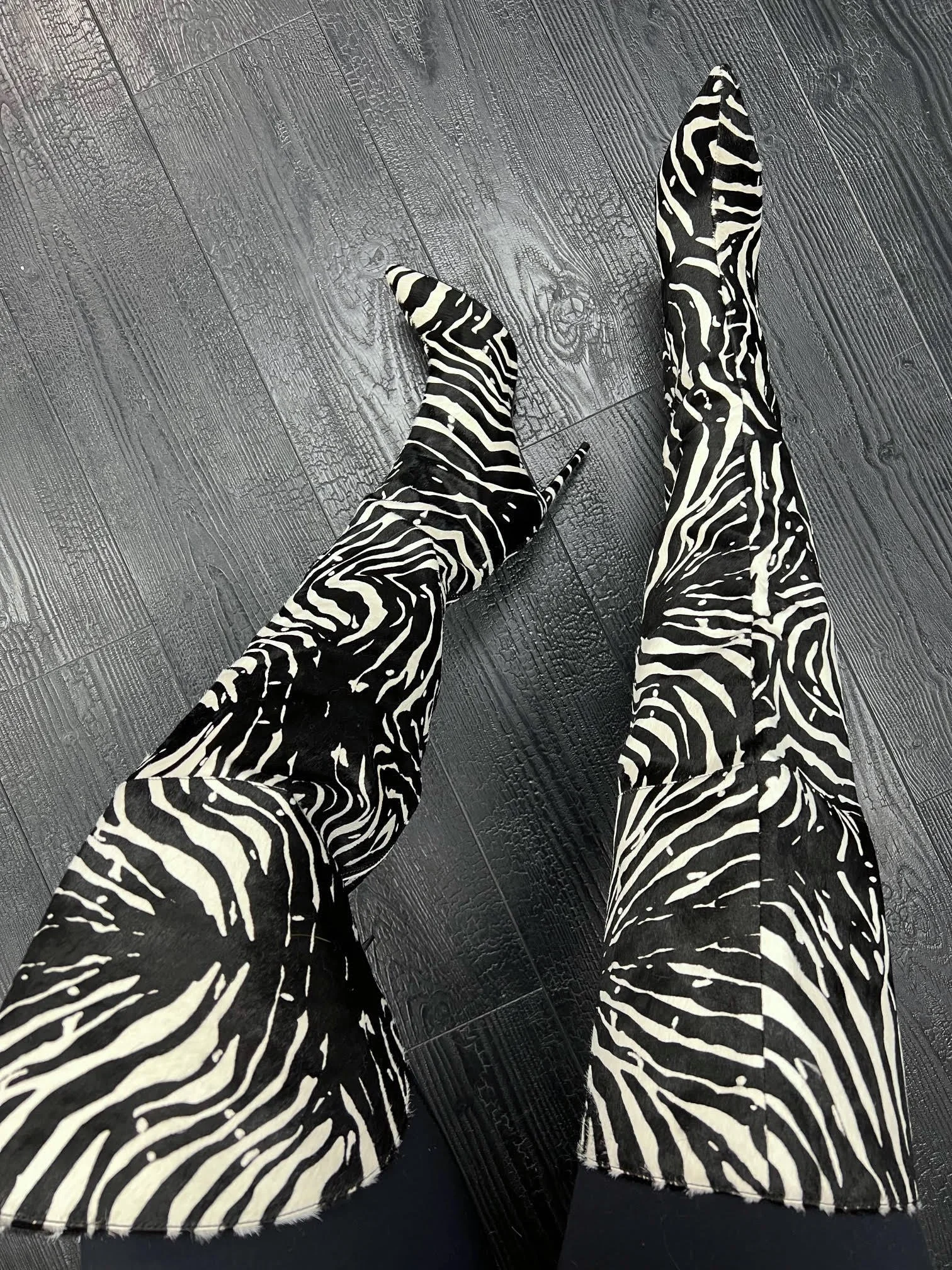ZEBRA SWIRL THIGH BOOTS 39 W
