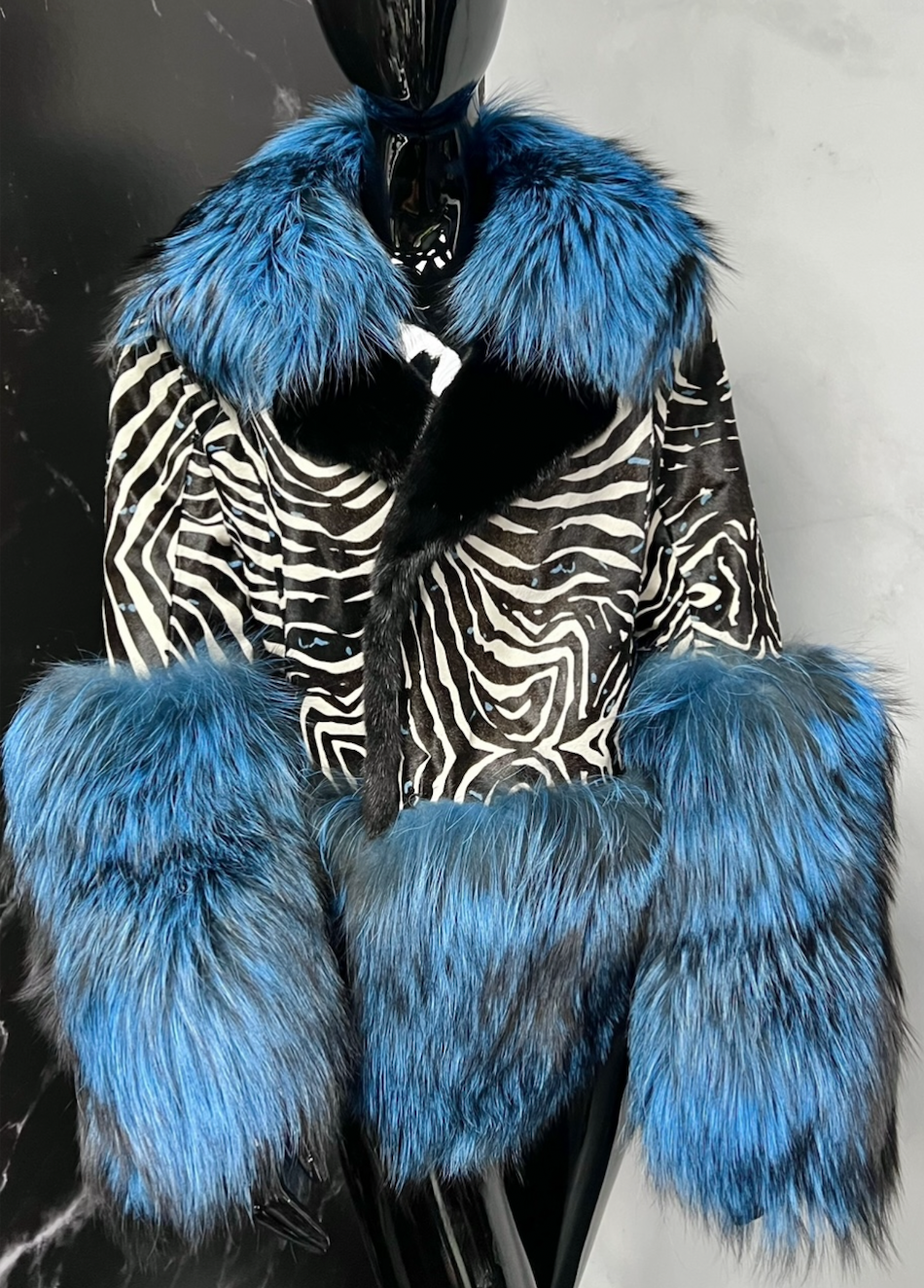 ZEBRA CALF HAIR X BLUE FOX FUR JACKET (M/L)